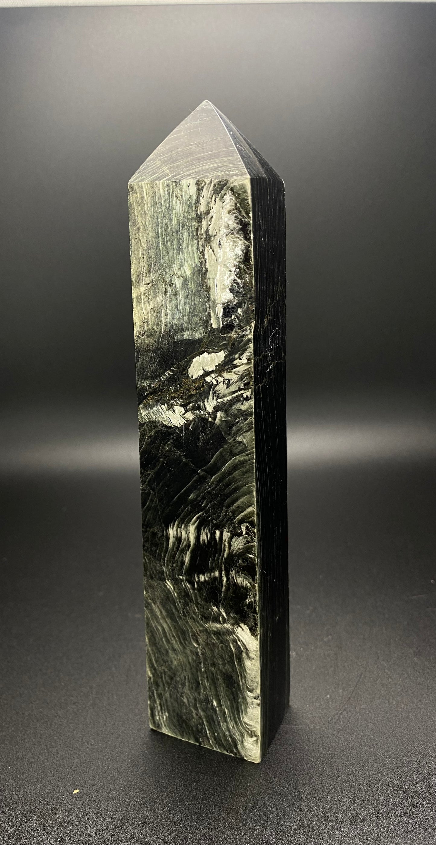 Green Mica Tower | 7.5 in | 0.95 lb Polished Point