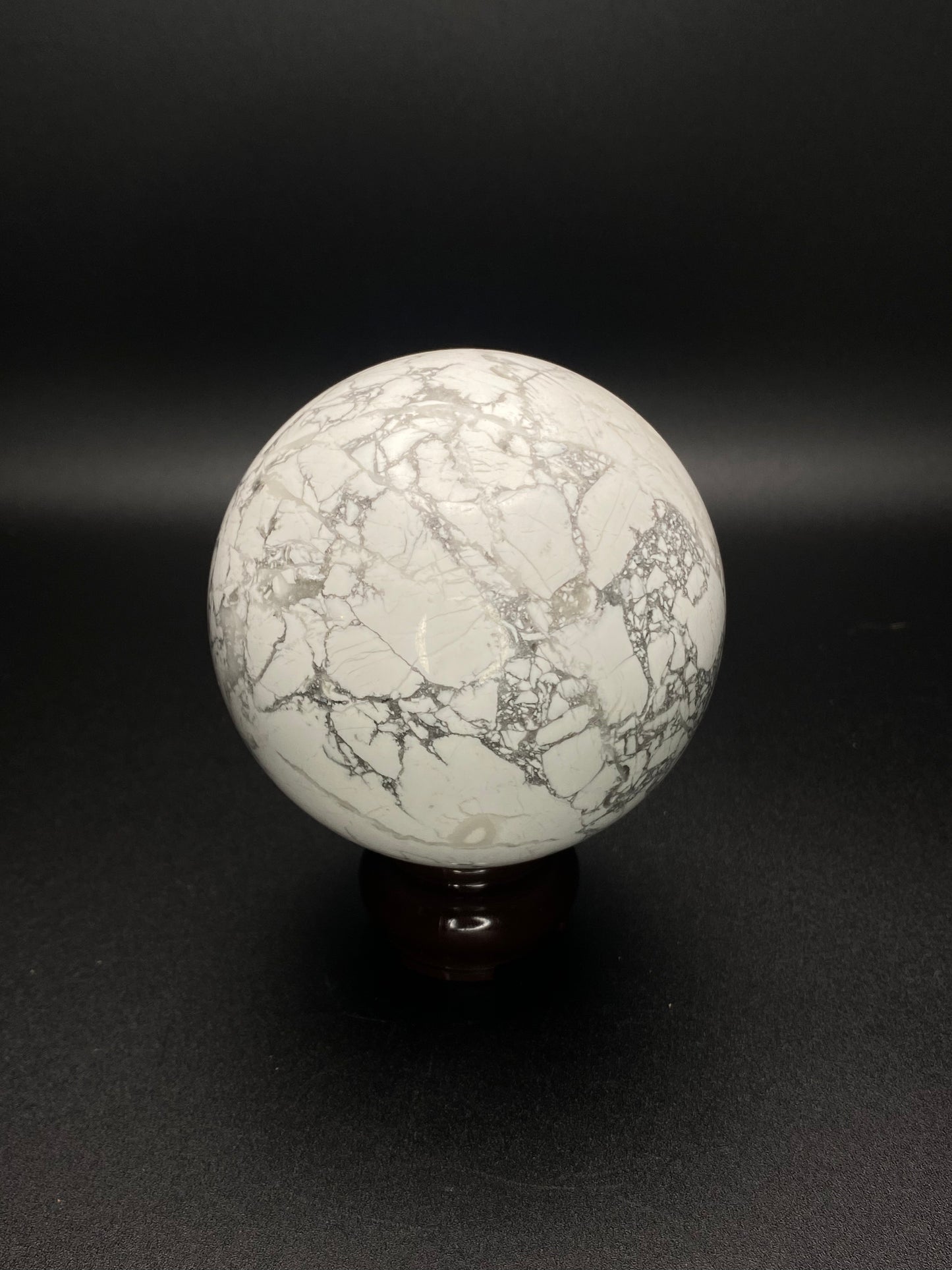 Howlite Sphere | 1.49 lbs